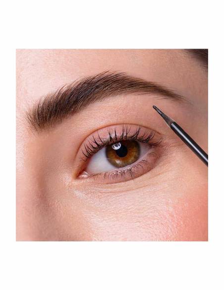 Neve Cosmetics Sopraccigliatore Castano Applicazione