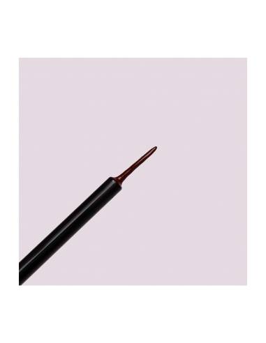 Neve Cosmetics Eyeliner Toast Marrone Applicazione