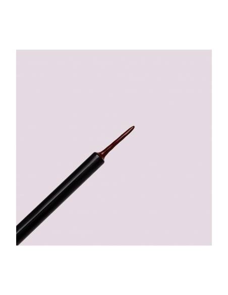 Neve Cosmetics Eyeliner Toast Marrone Applicazione